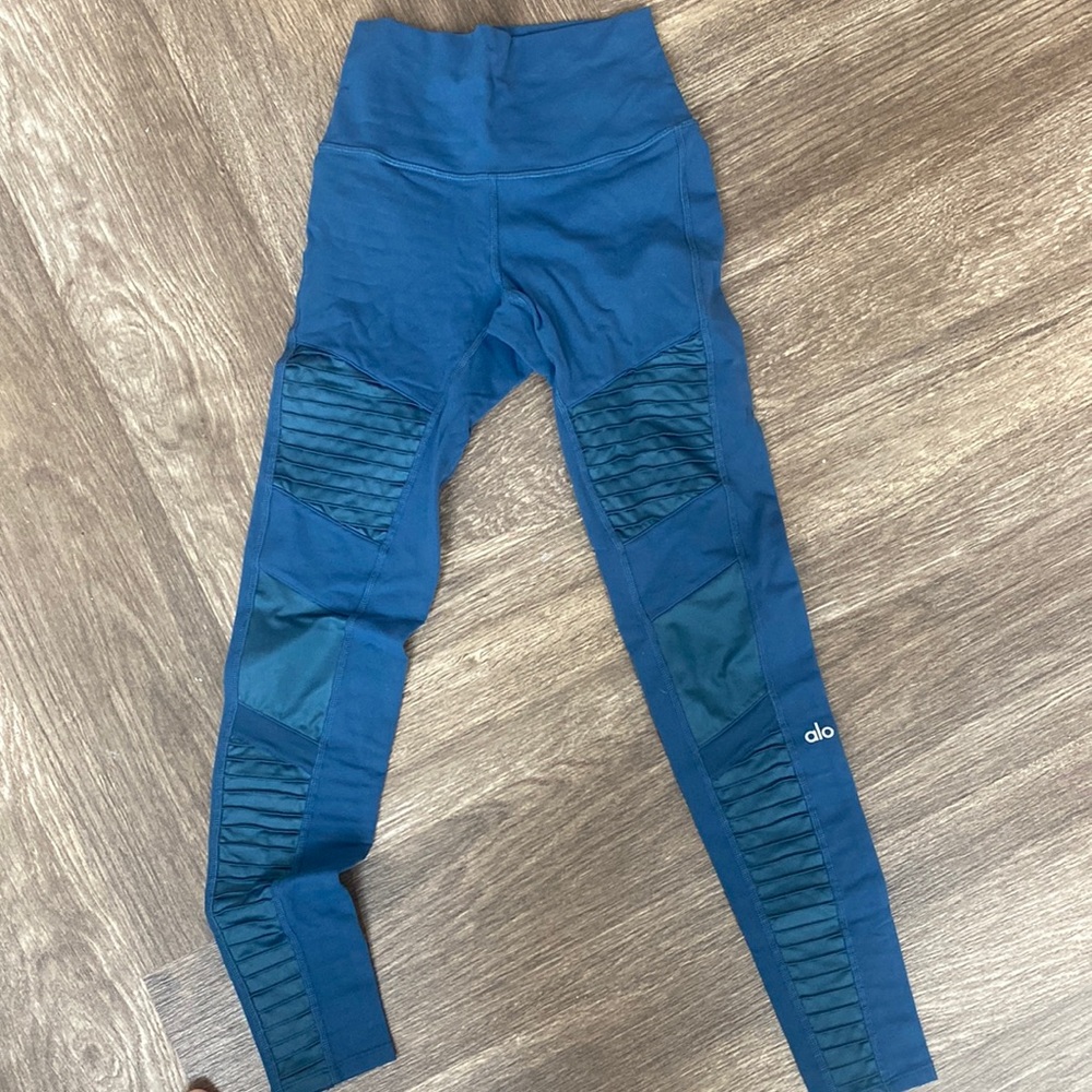 ALO leggings